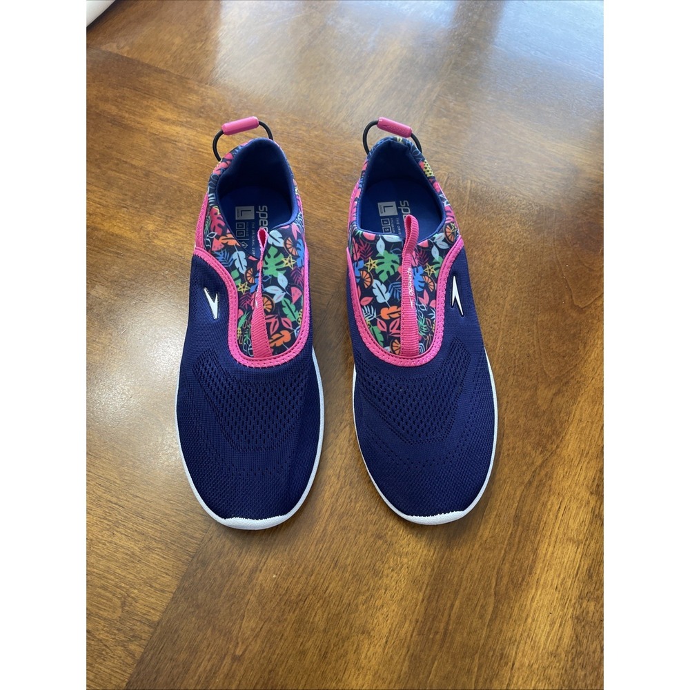 Speedo Junior Girl's Slip On Shoes, Size  4/5, Multicolor